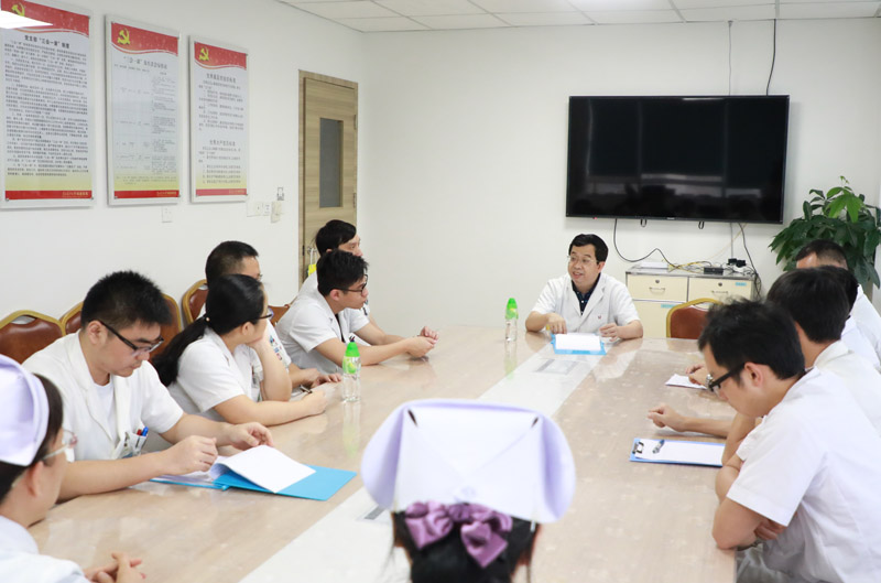 神經(jīng)內(nèi)科教授2.jpg 神經(jīng)內(nèi)科教授2.jpg